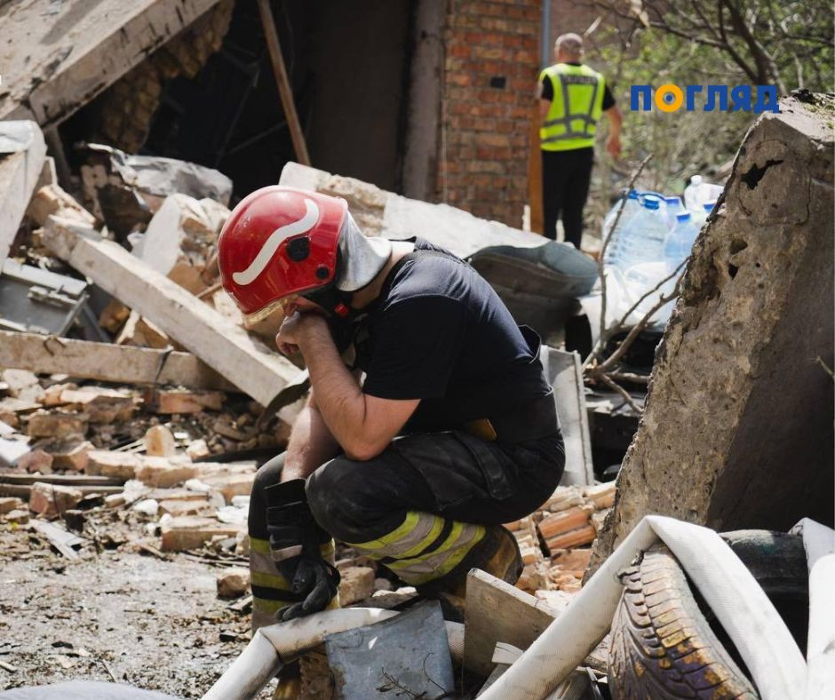 У Києві рятувальні роботи на території 